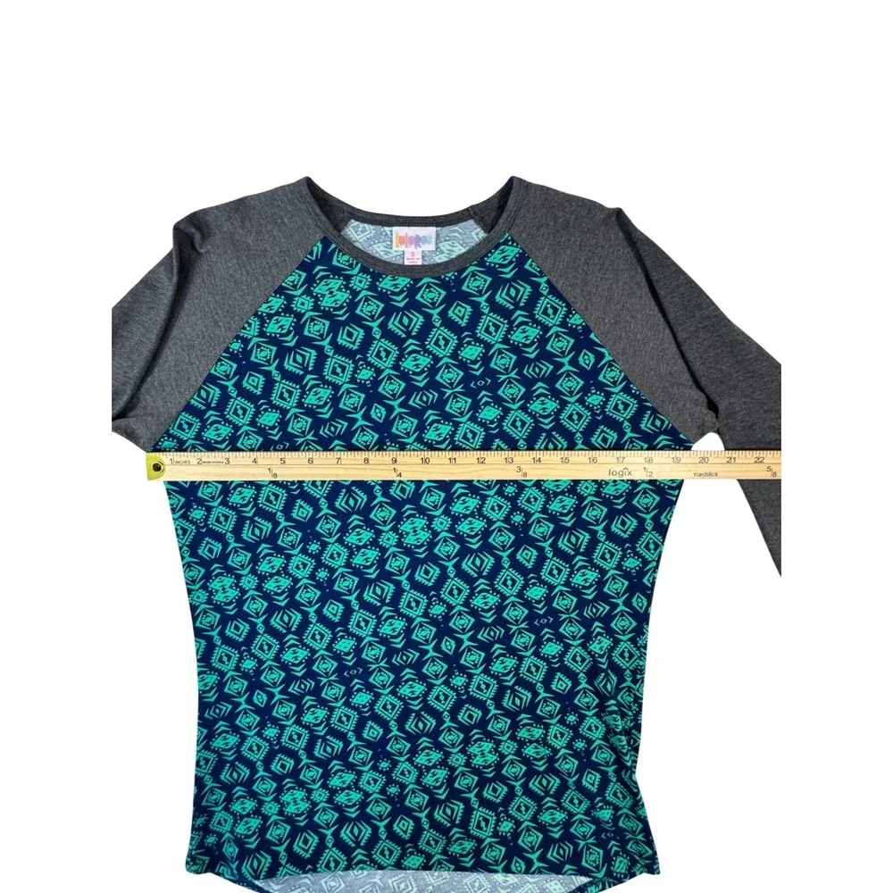 LuLaRoe Randy Tee Women Small Gray Teal Geometric 3/4 Sleeve Raglan Baseball Top - Picture 7 of 8